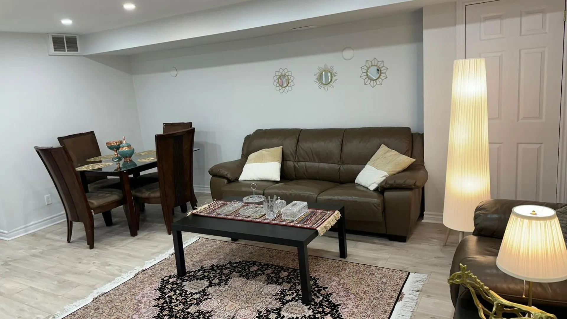 Beach House Homestay Toronto