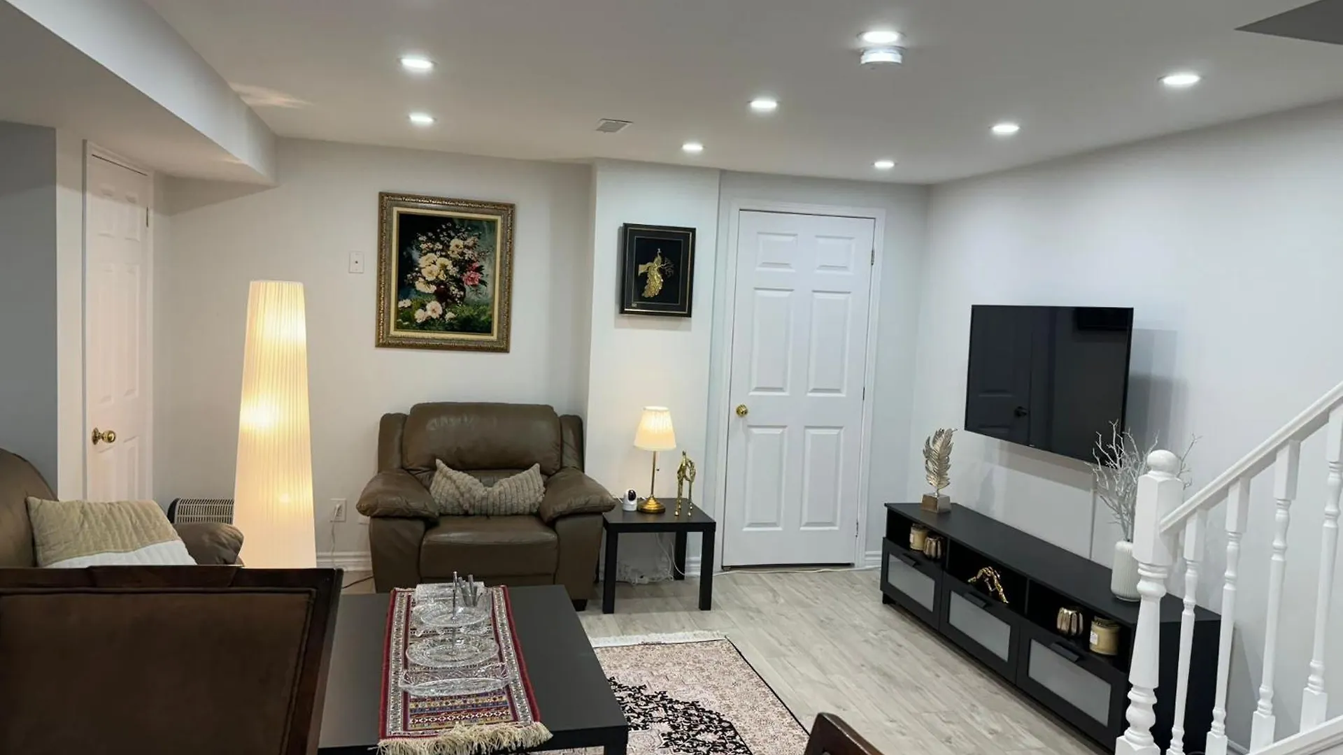 Beach House Toronto Homestay